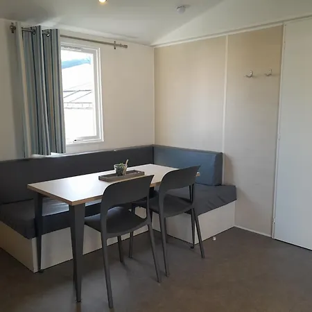 Well-kept With Microwave, Antwerp 39 Km Horská chata *